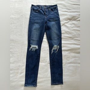 American Eagle Super High Rise Skinny Jeans/Jeggings size 6.